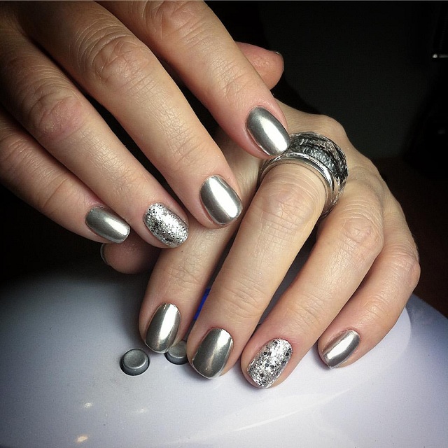 Маникюр: Зеркальная пудра 