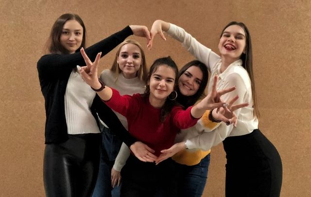 Инициативная команда студентов НИУ ВШЭ проекта “Подзарядись в пути”