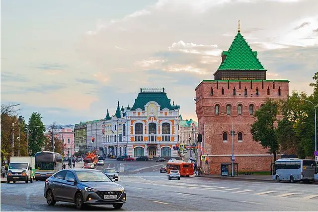 Обзорная пешеходная экскурсия по Нижнему Новгороду с использованием автобуса