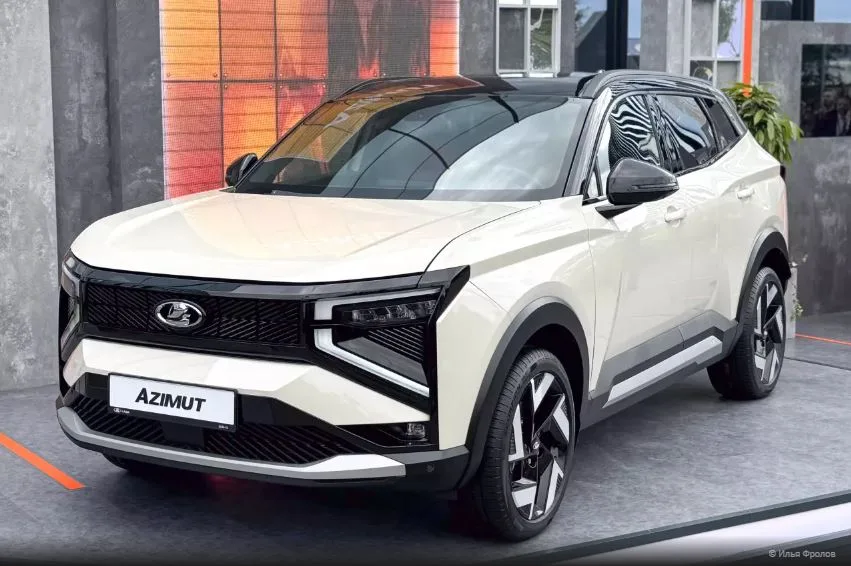 На фото российский кроссовера Lada Azimut / Илья Фролов