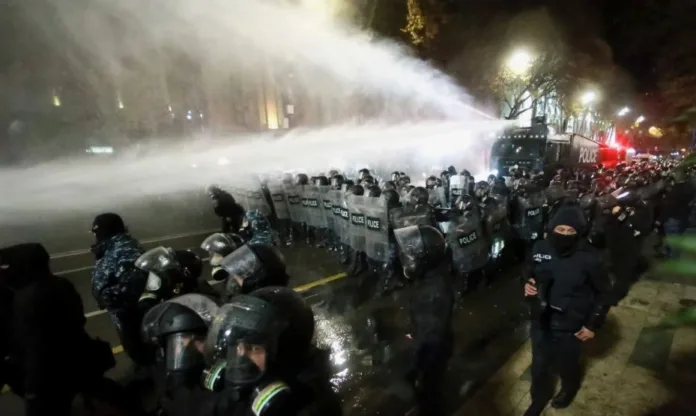 Грузия пожаловалась на BBC из-за сюжета о разгоне митингов при помощи химсредств