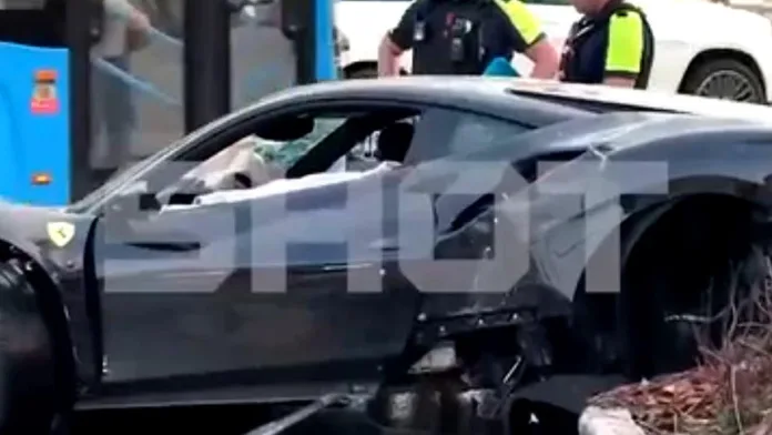 Рэпер Navai разбил Ferrari без номеров в центре Москвы