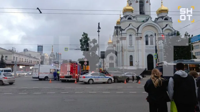 Четыре человека погибли при наезде автобуса на храм в Екатеринбурге