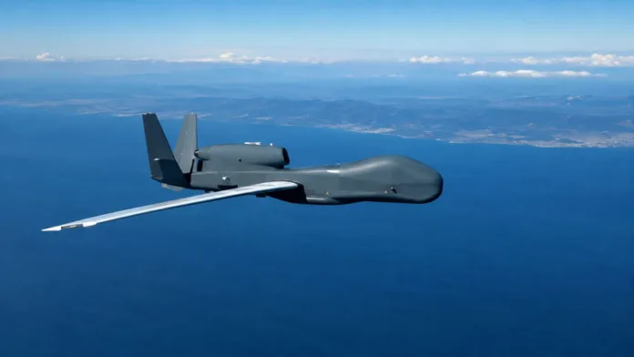 Дрон НАТО RQ-4D Phoenix подал сигнал тревоги над Черным морем