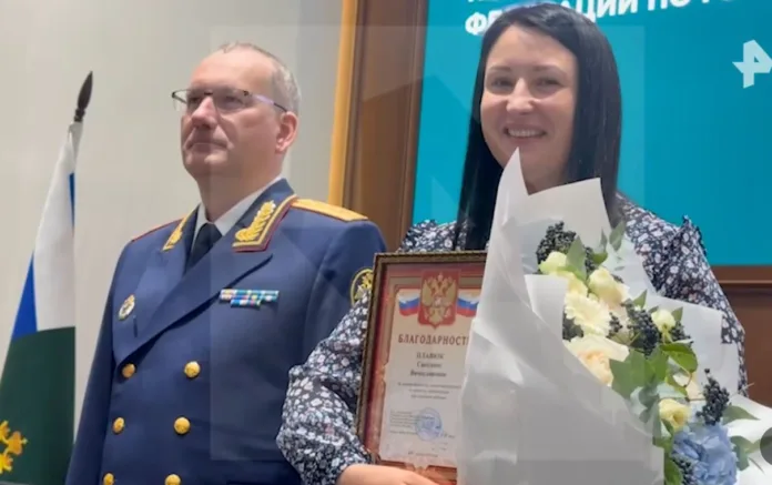 СК наградил Светлану Плавюк за спасение выпавшего из окна мальчика