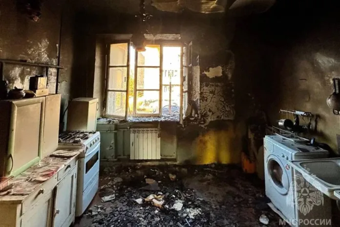 Пожар в Дзержинске: две девочки попали в больницу