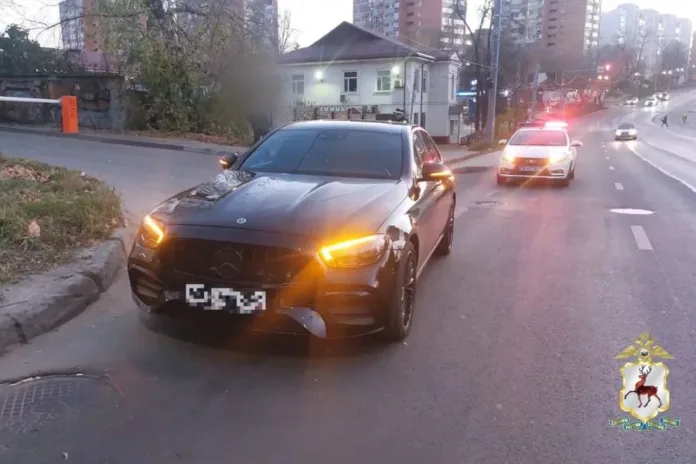Полиция изъяла Mercedes за езду по встречной полосе в Нижнем Новгороде