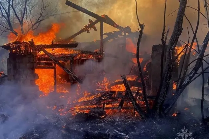 Пожар в сараях на улице Янки Купалы потушили в Нижнем Новгороде