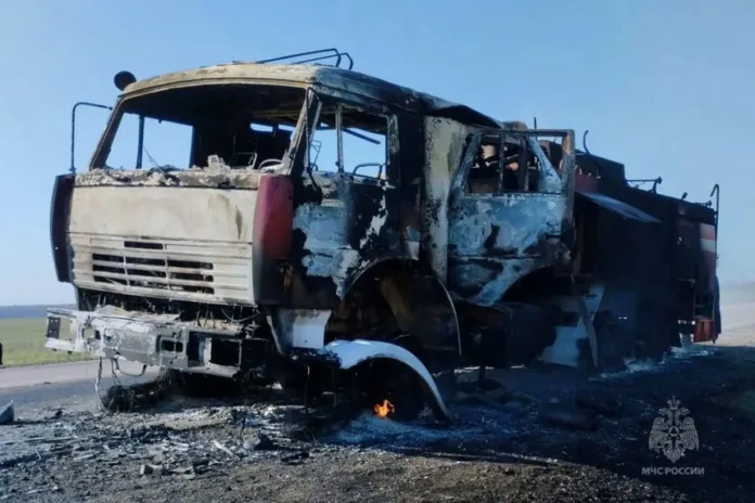 В Тельмановском округе ДНР сгорела автоцистерна МЧС при ударе БПЛА